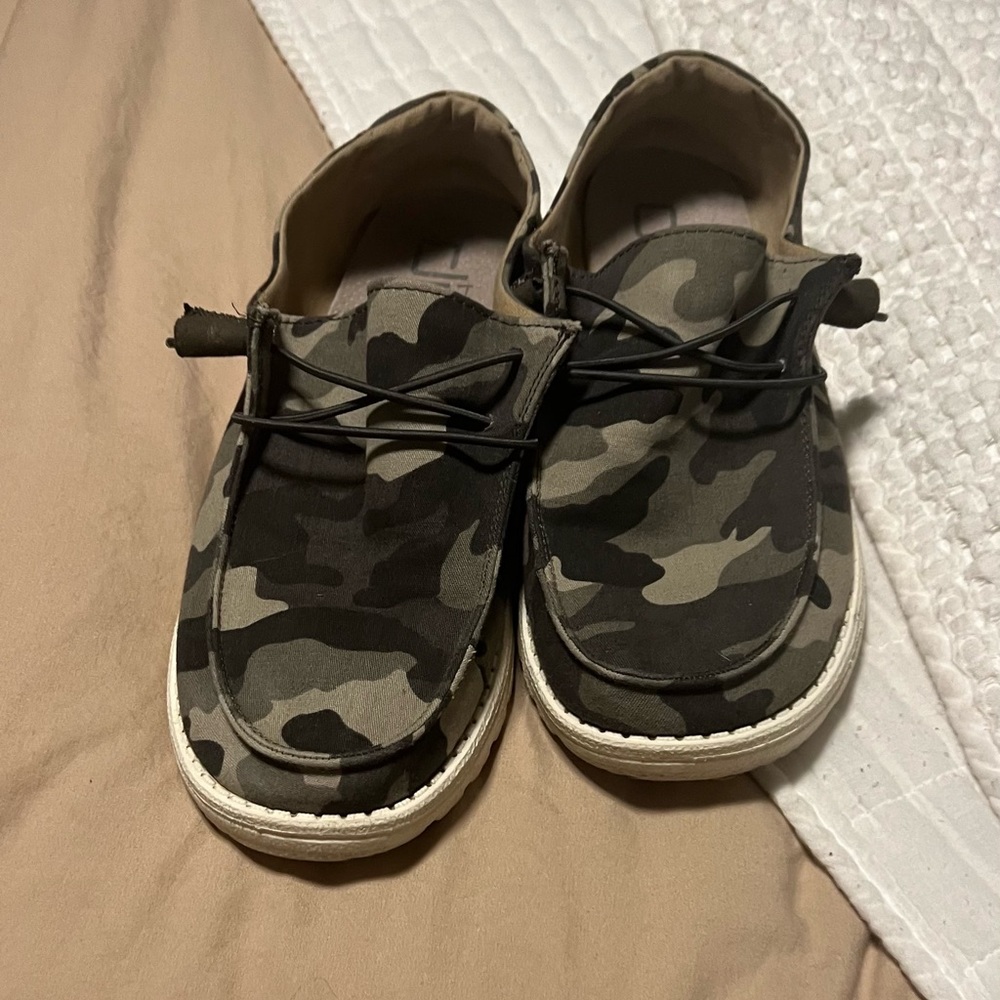 Camo Hey Dude’s